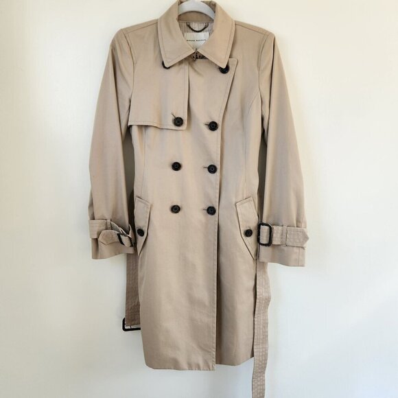 Banana Republic Classic Trench Coat in Medium - Picture 1 of 12